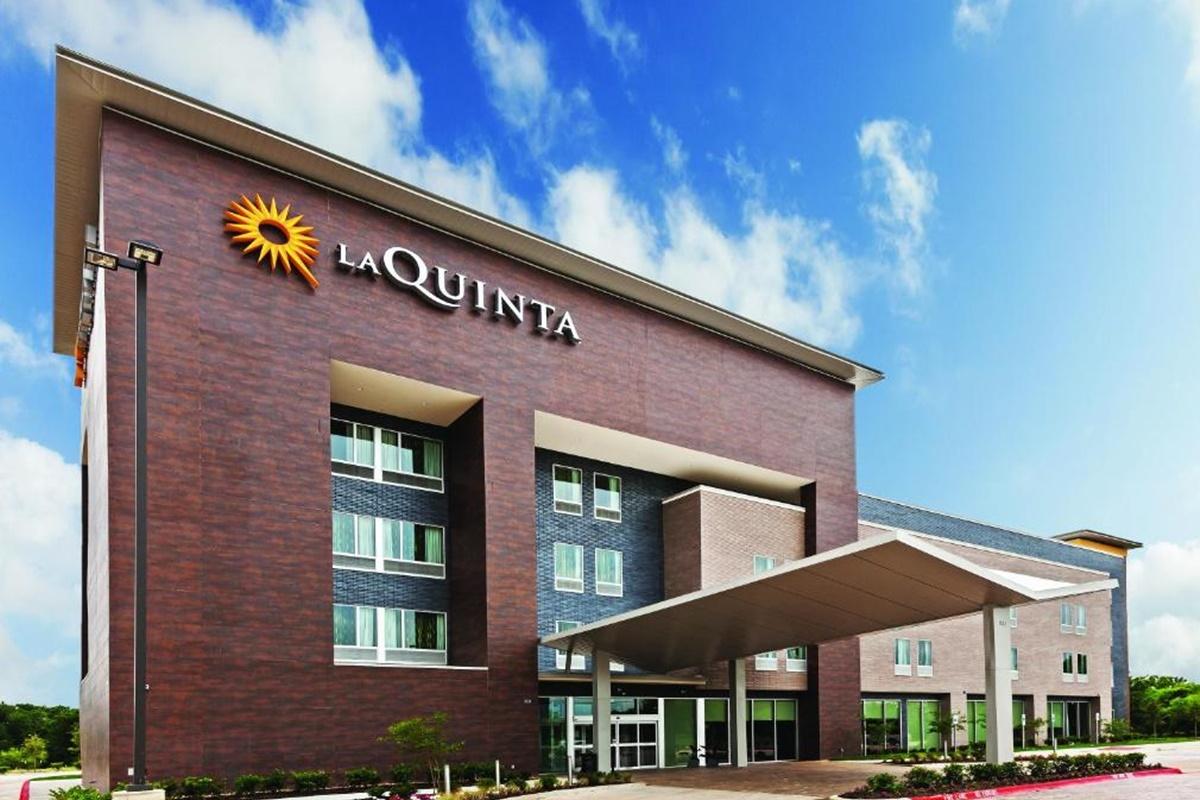 La Quinta Inn & Suites By Wyndham Orlando I-Drive Theme Parks Exterior foto